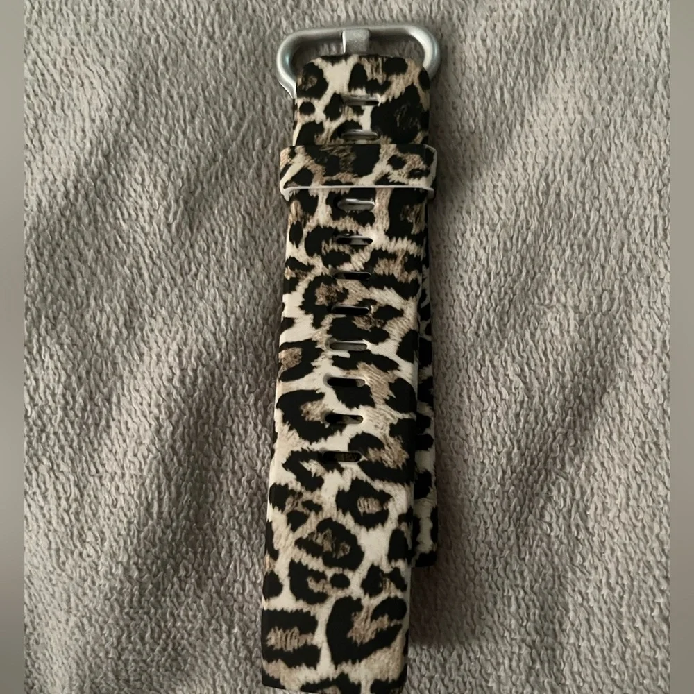 Fit-Bit Charge 3 and 4 Leopard Print Band